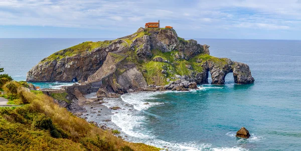 Stor Panoramautsikt Över Kapellet San Juan Gazteluatxe Ligger Stenig Halvö — Stockfoto