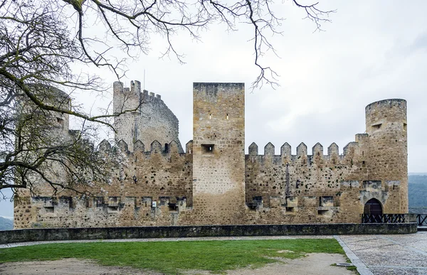 Hrad ve městě Frias. Burgos, Španělsko — Stock fotografie