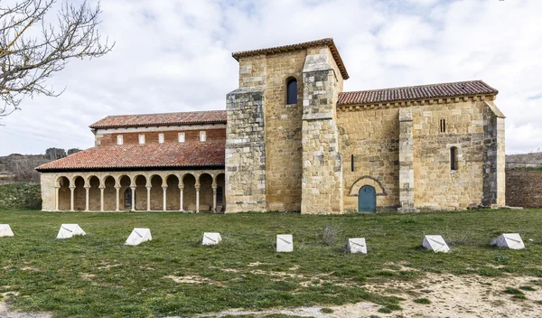 Monasterio mozárabe de San Miguel de Escalada en León — Foto de Stock