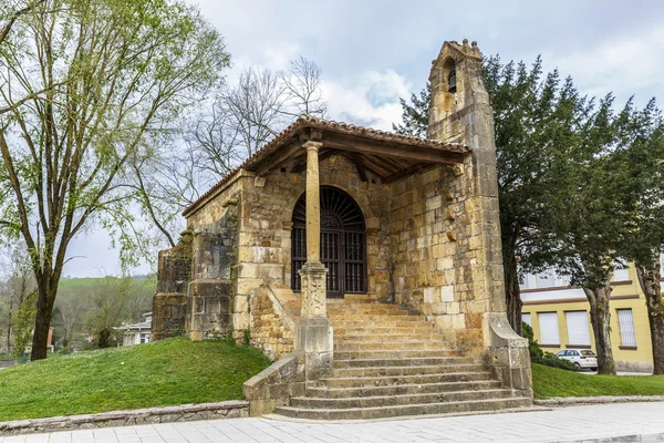 Capela da Santa Cruz em Cangas de Onis Astúrias . — Fotografia de Stock