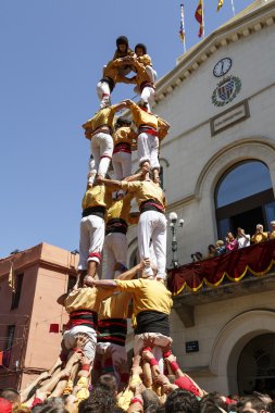 Castell veya insan kulesi, tipik geleneği, İspanya