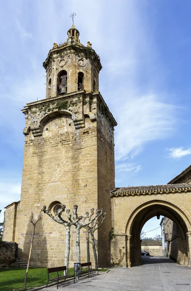 Kerk van het Kruis. Puente la reina, navarra. Spanje — Stockfoto