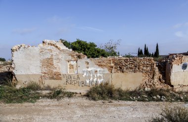 bir İspanyol İç Savaşı sırasında bombardımanında Belchite köy yok 