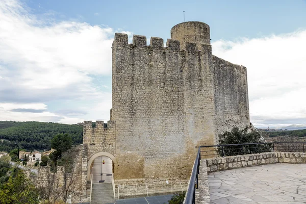 Castello a Castellet i la Gornal dal lago. Catalogna — Foto Stock
