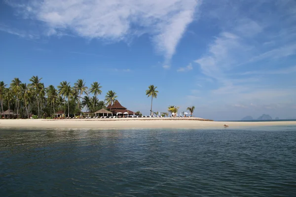 Schöner urlaub am strand von mook island andaman sea — Stockfoto