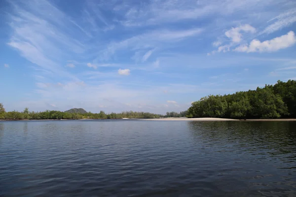 Андаманське море з nice Синє небо — стокове фото