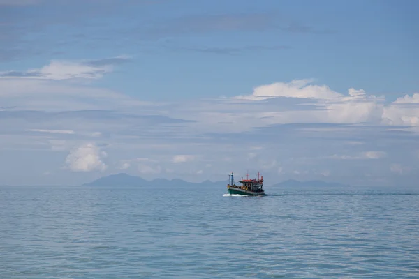 Fishering човен в Андаманське море Таїланд — стокове фото