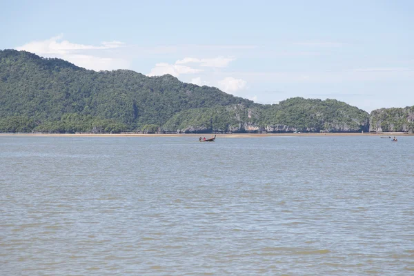 Boat in andaman sea of Thailand — Stock Photo, Image