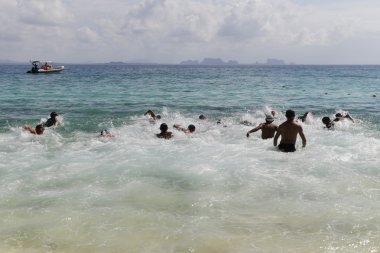 Yüzme Yarışması'nda Trang Koh Kradan