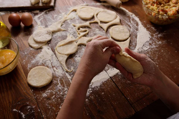 Female Hands Sculpt Homemade Pies Wooden Background — Stock Photo, Image