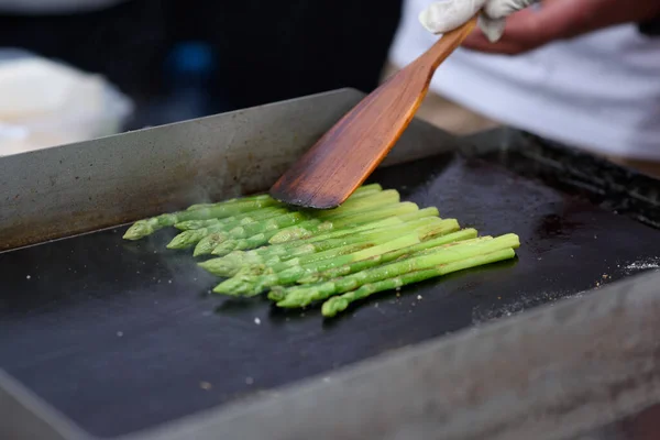 Roasted Asparagus Street Food Fist — Stock Photo, Image