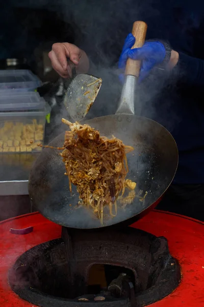 Chef Prepares Chinese Food Street Food Festival Photographed Food Flies — Stock Photo, Image