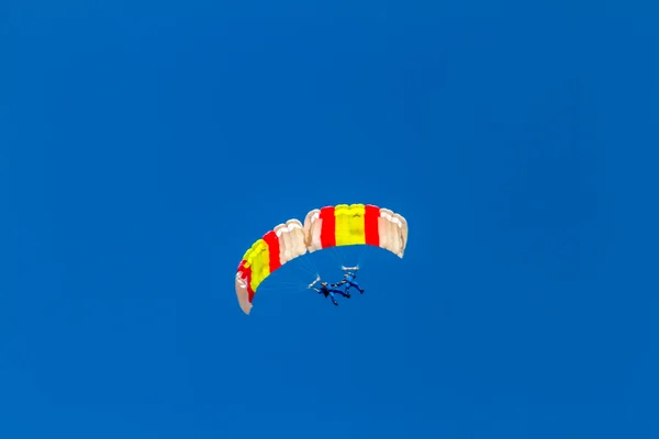 Parachutist of the PAPEA  at exhibition — Stock Photo, Image