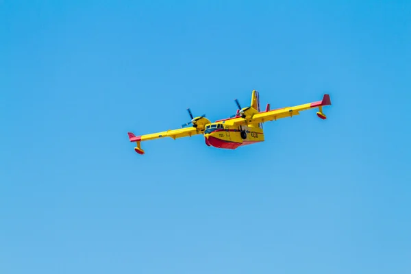 Deniz uçağı canadair cl-215 — Stok fotoğraf