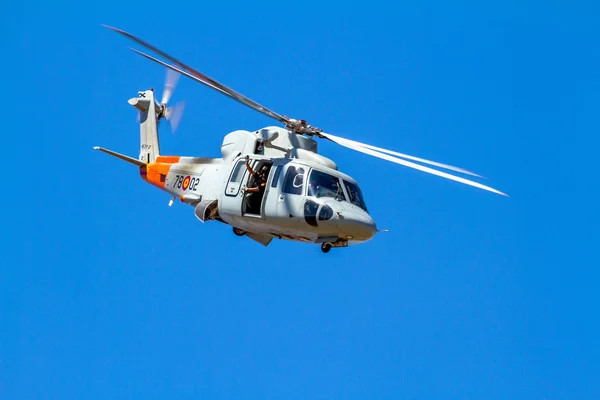 Вертолет Sikorsky S-76C — стоковое фото