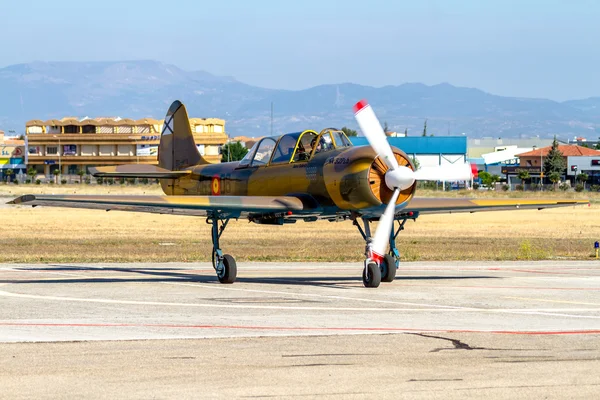 Avion Yakovlev Yak-52 — Photo