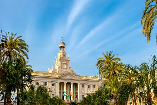 Pintoresco ayuntamiento antiguo — Foto de Stock