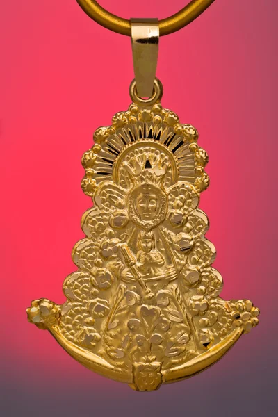 A Precious gold pendant — 图库照片