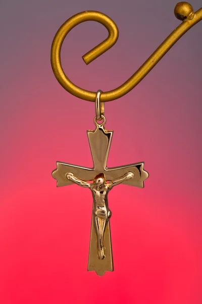 Un précieux pendentif en or — Photo