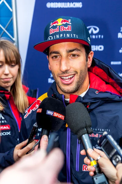 Daniel Ricciardo bij de media — Stockfoto