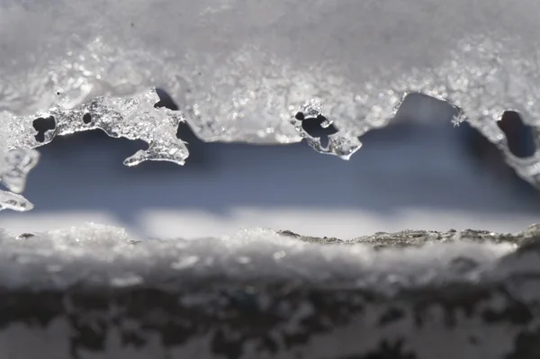 Πάγο χιόνι υπόβαθρο τήξης νιφάδες χιονιού, ένα παγοκιβώτιο — Φωτογραφία Αρχείου