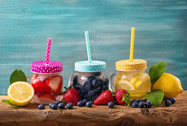 Summer fruit drinks — Stock Photo, Image