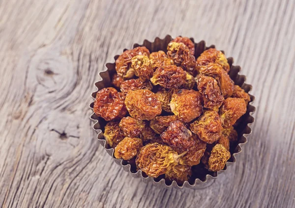 Bayas de Physalis en un tazón — Foto de Stock