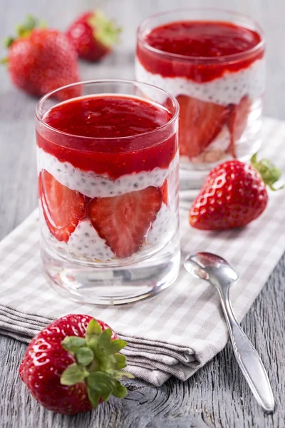 Strawberry chia pudding — Stock Photo, Image