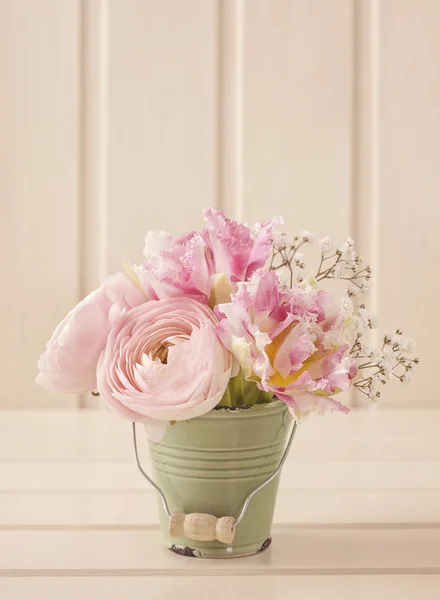 Flores de ranúnculo rosa — Fotografia de Stock