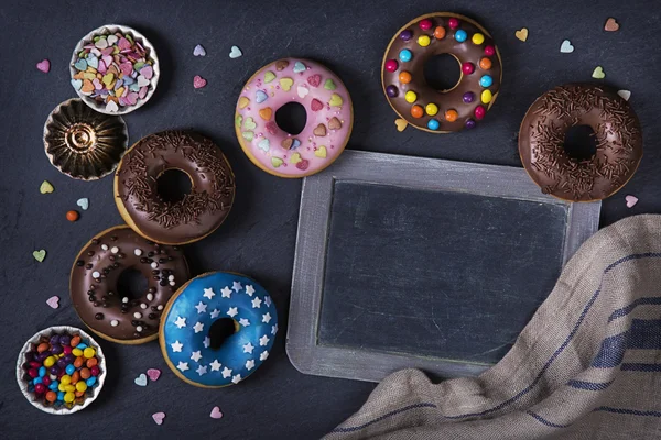 Donuts caseiros de cobertura — Fotografia de Stock