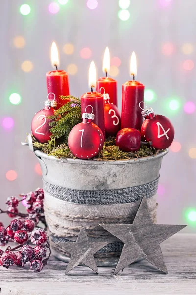 Vier rote Weihnachtskerzen — Stockfoto