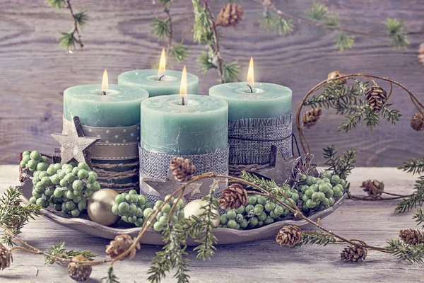 Quatro velas de Natal verdes — Fotografia de Stock