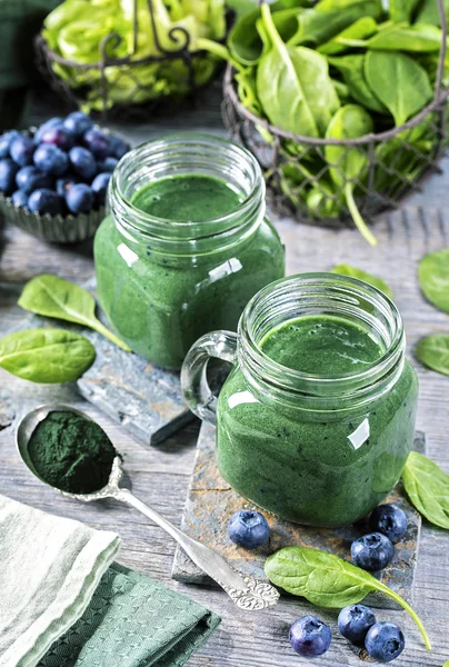 Green smoothie with spirulina — Stock Photo, Image