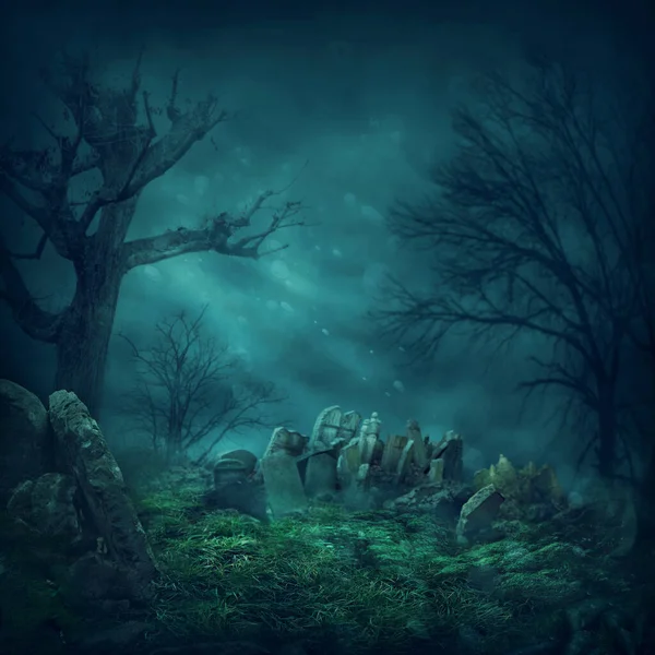 夜の不気味な古い墓地 — ストック写真