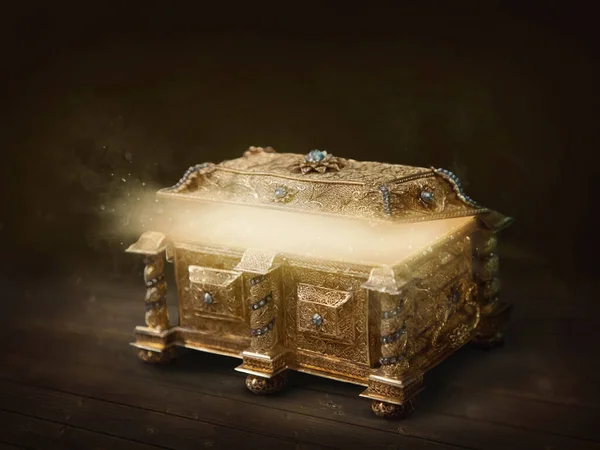 Золота Відкрита Коробка Світлом Темному Фоні — стокове фото