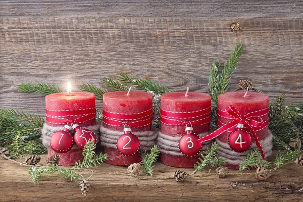 Quattro candele rosse di Natale — Foto Stock