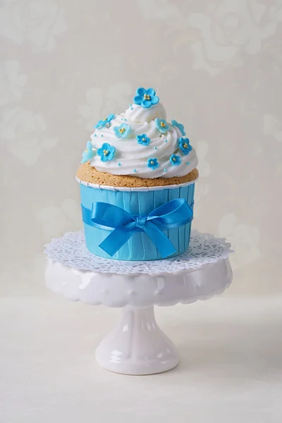 Forgetmenot cupcake — Stock Photo, Image