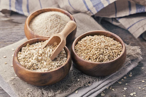 Copos de avena, semillas y salvado — Foto de Stock