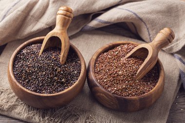 kırmızı, siyah quinoa tohumları