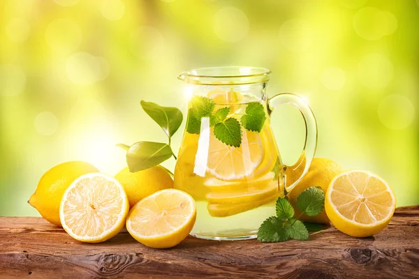 Bevanda estiva al limone — Foto Stock