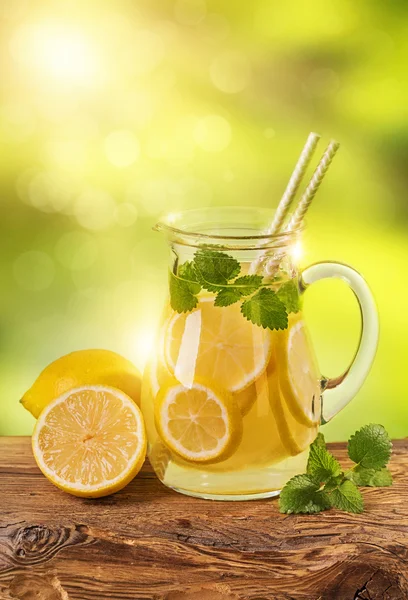 Bevanda estiva al limone — Foto Stock