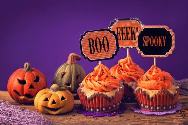 Cadılar Bayramı cupcakes için parti