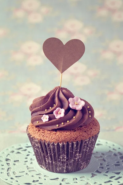 Cupcakes met zoete bloemen — Stockfoto