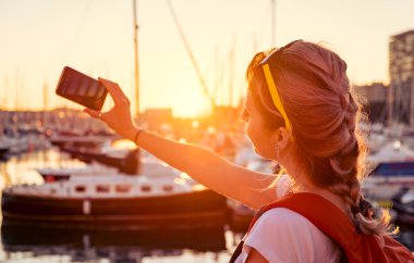 genç güzel kız bir fotoğraf çekimi