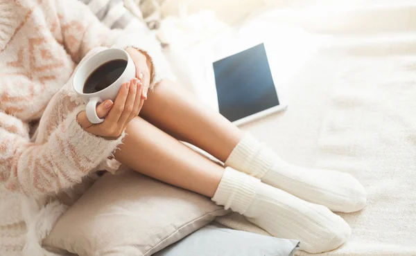 Woman on the bed — Stock Photo, Image