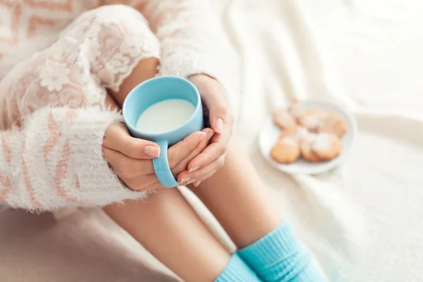 Woman on the bed — Stock Photo, Image