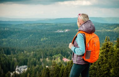 Bir Dağı'nda kadın