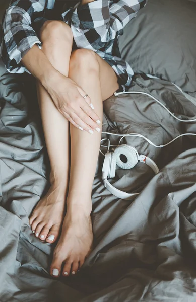 Woman on the bed — Stock Photo, Image