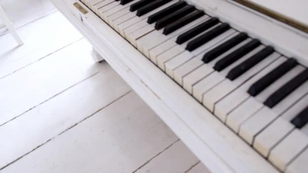 Piano keyboard video skjutning — Stockvideo