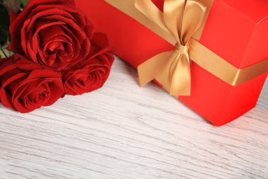 Sevgiliye arka plan ile hediye